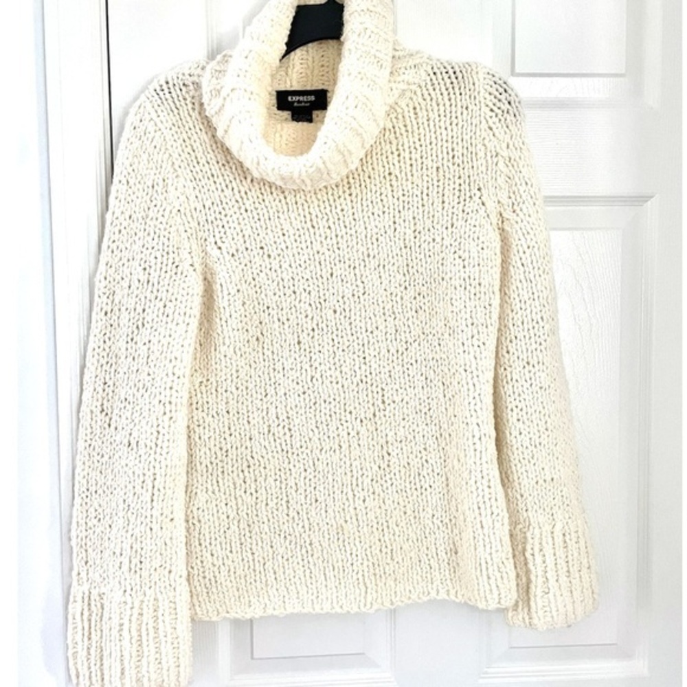 Express Ivory Chunky Hand Made Knit Pullover in size S